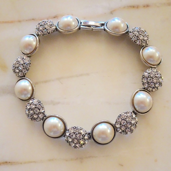 Rare Vintage Monet Faux Pearl Cabs & Pavé Crystal Silver Tone Elegant Bracelet - Picture 5 of 8